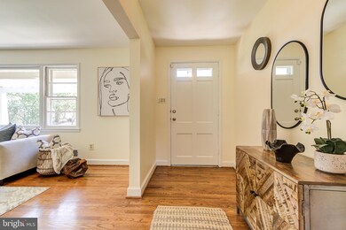 7609 Quintana Ct, Bethesda, MD 20817 - photo 6