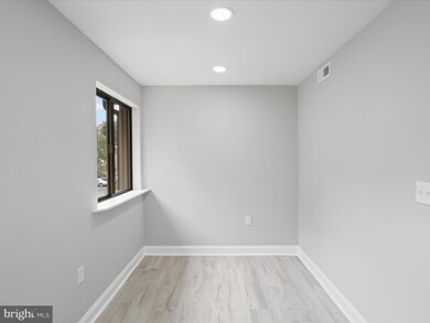 15250 Lodge Terrace, Woodbridge, VA 22191 - photo 5