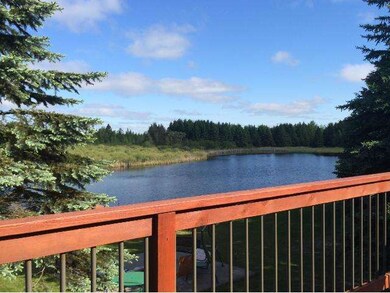 14 x 16 deck overlooks the beauty of the natural p
