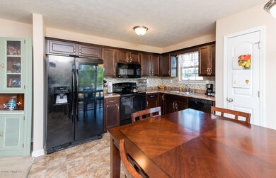 280 Gentry Crossings Blvd, Mount Washington, KY 40047 - photo 7