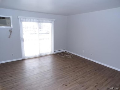 825 S Grand Ave unit 5, Fowlerville, MI 48836 - photo 2