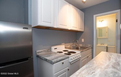 81 Columbia St, Albany, NY 12210 - photo 4