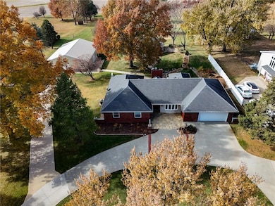 2100 NE 85th Rd, Saint Joseph, MO 64507 - photo 3