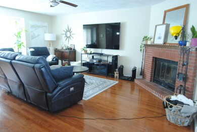 58 Stillwater Dr unit U123, Nashua, NH 03062 - photo 4