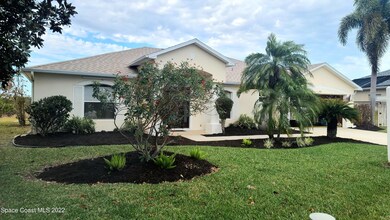 Front of House with mulch