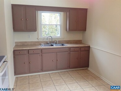 533 S Linden Ave, Waynesboro, VA 22980 - photo 7