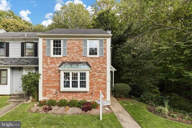 10213 Scarborough Commons Ct, Burke, VA 22015 - photo 3