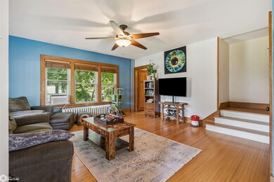 909 Elm St, Grinnell, IA 50112 - photo 7