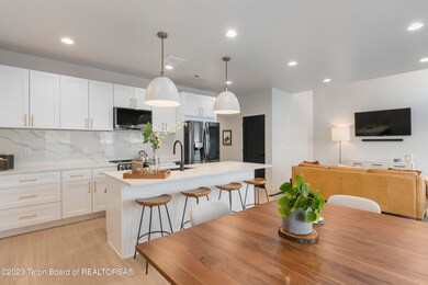Kitchen & Living