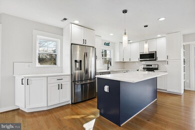 9229 Brian Dr, Vienna, VA 22180 - photo 7