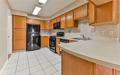 This kitchen will make meal preparation easy!  Doo