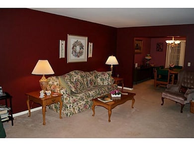 1022 Barberry Ln, Columbus, OH 43213 - photo 4