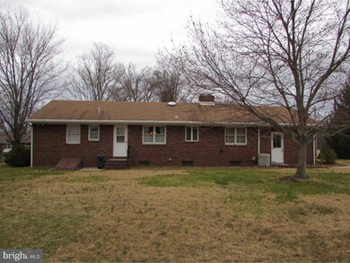 29 Laytons Lake Dr, Penns Grove, NJ 08069 - photo 3