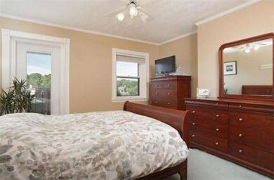 7 Regent Cir unit 5, Brookline, MA 02445 - photo 3