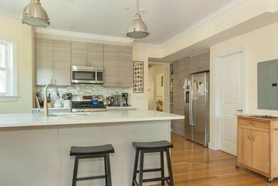 200 Willow Ave unit 1, Somerville, MA 02144 - photo 3