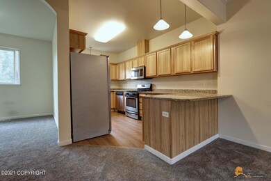 Kitchen w/Breakfast Bar