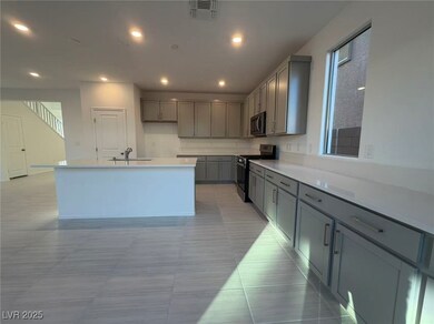 7462 S Pioneer Way, Las Vegas, NV 89113 - photo 5