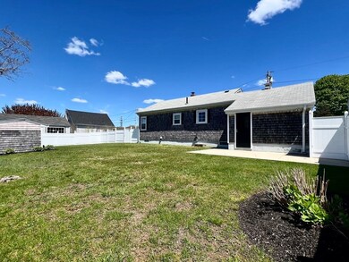 12 Gorham St, South Dartmouth, MA 02748 - photo 3