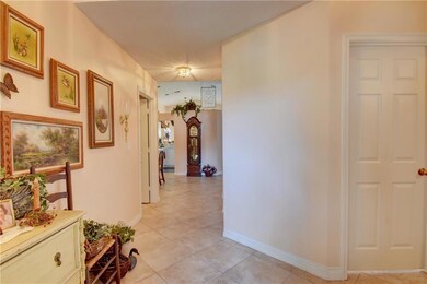 Spacious foyer with plenty of room for your person