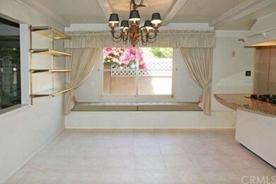 Extra Large Dining Room with Large Window Seat
