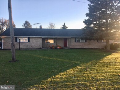 618 Hamilton Ave, Chambersburg, PA 17202 - photo 2