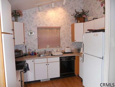 18 Hilltop Ct, Troy, NY 12182 - photo 5