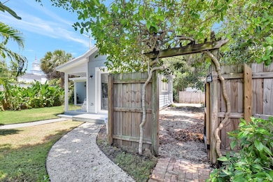 220 S L St, Lake Worth, FL 33460 - photo 2