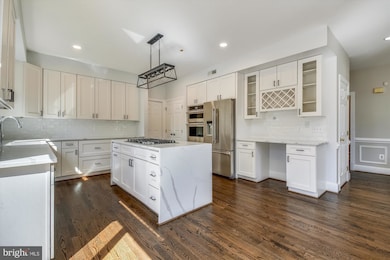 1912 Armand Ct, Falls Church, VA 22043 - photo 2