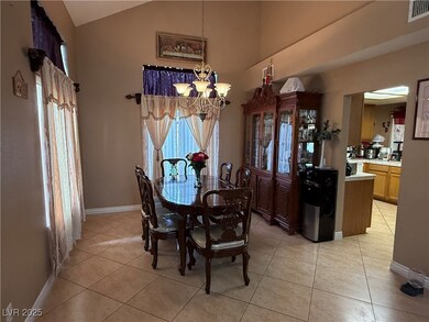 5517 Rock Creek Ln, Las Vegas, NV 89130 - photo 4