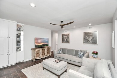 281 Litchfield Ln, Houston, TX 77024 - photo 7