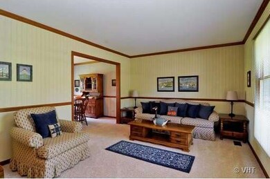 211 Osage Ln, Buffalo Grove, IL 60089 - photo 3