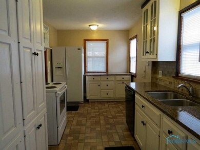 2139 Mellwood Ct, Toledo, OH 43613 - photo 6