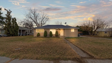 626 S Everett St, Kennewick, WA 99336 - photo 2