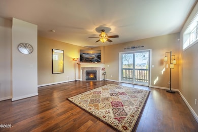 Living Room w/ gas fireplace