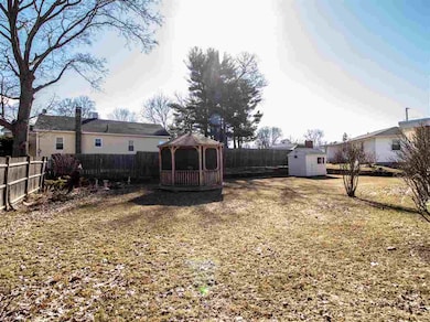 9 Roy St, Rochester, NH 03867 - photo 4