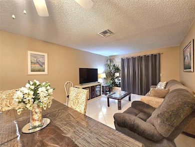 2141 NE 1st Ct unit 201, Boynton Beach, FL 33435 - photo 5
