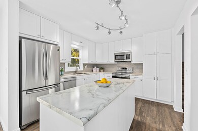 29W045 Wagner Rd, Naperville, IL 60564 - photo 6