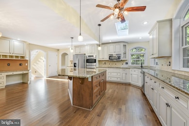 1733 Dauphin Ave, Reading, PA 19610 - photo 6