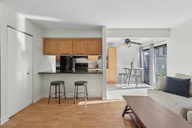 unlisted-address, Darien, IL 60561 - photo 5