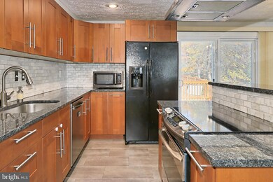 8290 Morning Dew Ct, Springfield, VA 22153 - photo 7