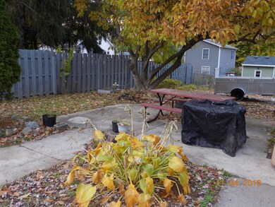 557 Julia St, Lansing, MI 48910 - photo 6