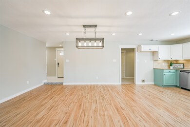 1009 Killarney Ave, Friendswood, TX 77546 - photo 3