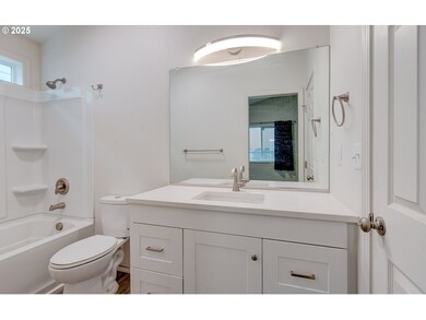 1020 3rd Ave SW, Castle Rock, WA 98611 - photo 4