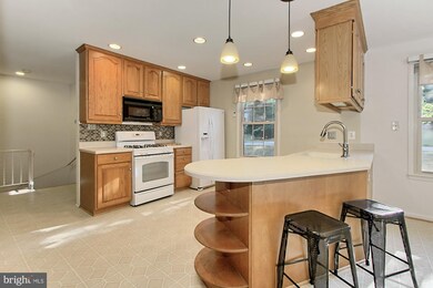 4923 Althea Dr, Annandale, VA 22003 - photo 2