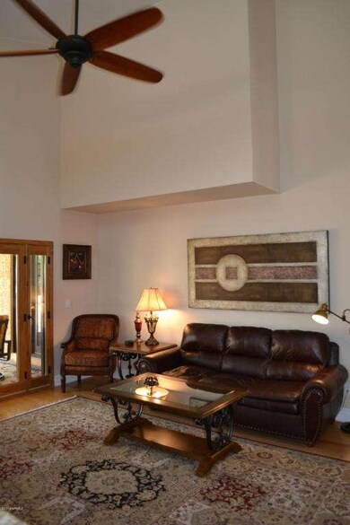 910 E Becker Ln, Phoenix, AZ 85020 - photo 5