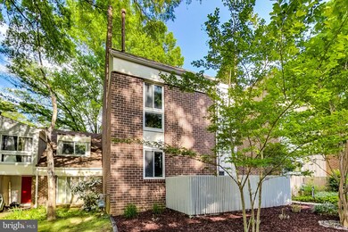 11549 Links Dr, Reston, VA 20190 - photo 2