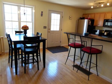 721 Mammoth Rd unit 13, Manchester, NH 03104 - photo 4