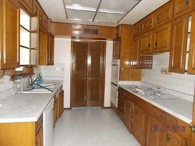 1504 Vista de Oro Dr, El Paso, TX 79935 - photo 5