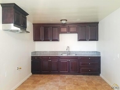 1201 13th St, Wasco, CA 93280 - photo 4