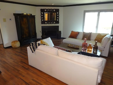 2172 G Hedgerow LR 3